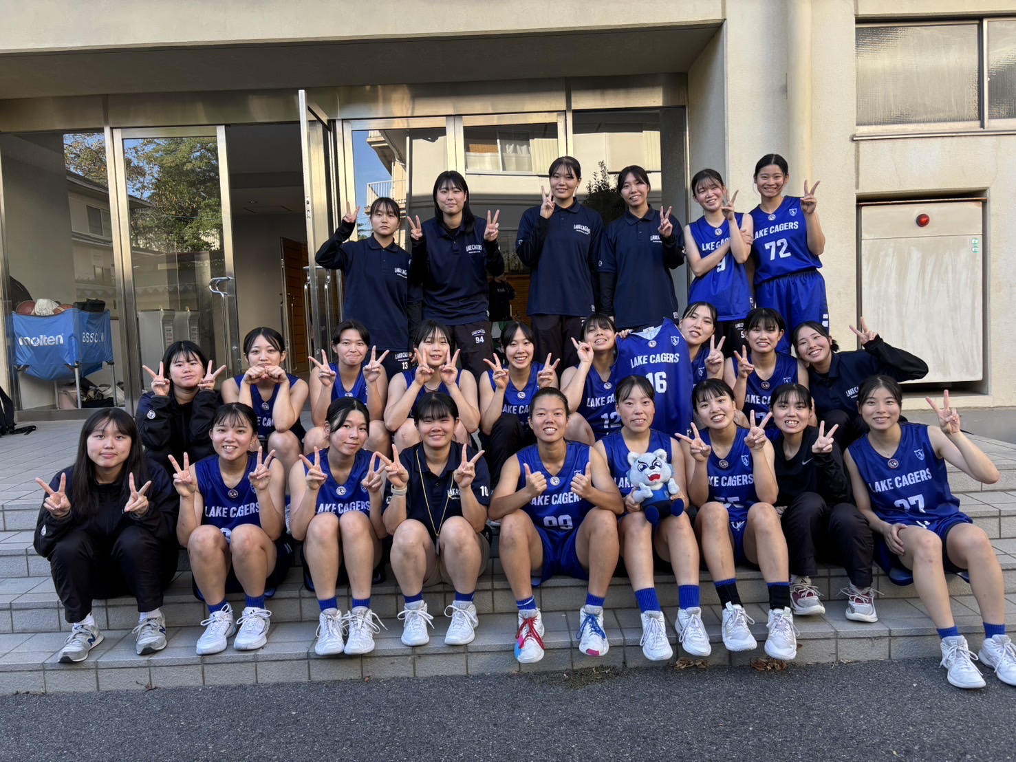女子学生 スポーツ 画像 びわこ成蹊スポーツ大学女子バスケットボール部 - 部活メディア